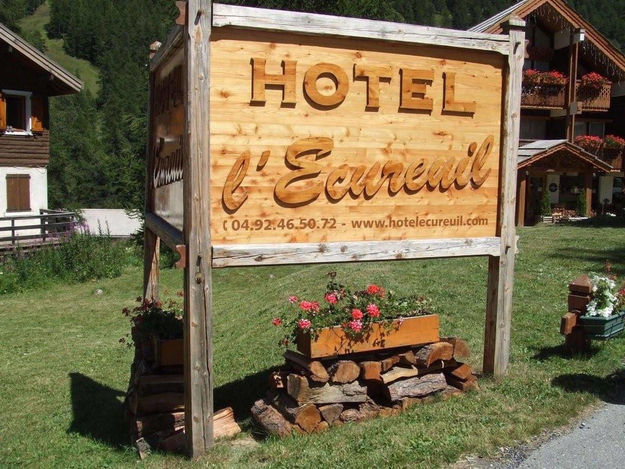 Hotel Ecureuil Вар Екстер'єр фото